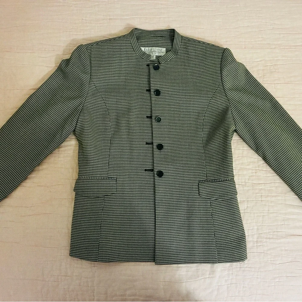 ❤️ Vintage size6 (Larry Levine) full piece suit - Picture 2 of 9